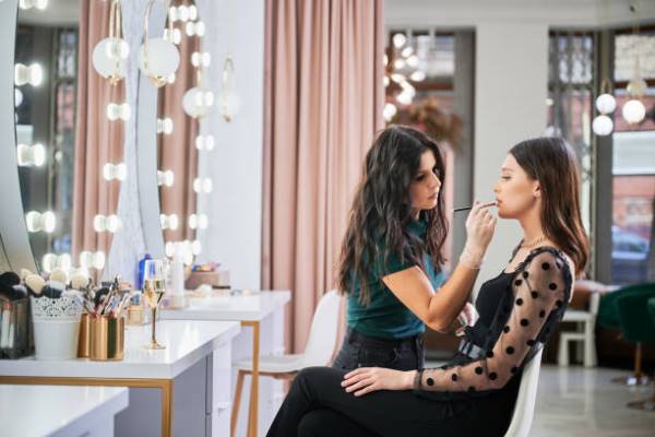 Online Course Certified Makeup Artist