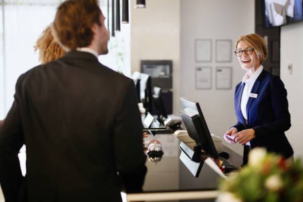 Online Course Certified Hotel Front Desk Manager